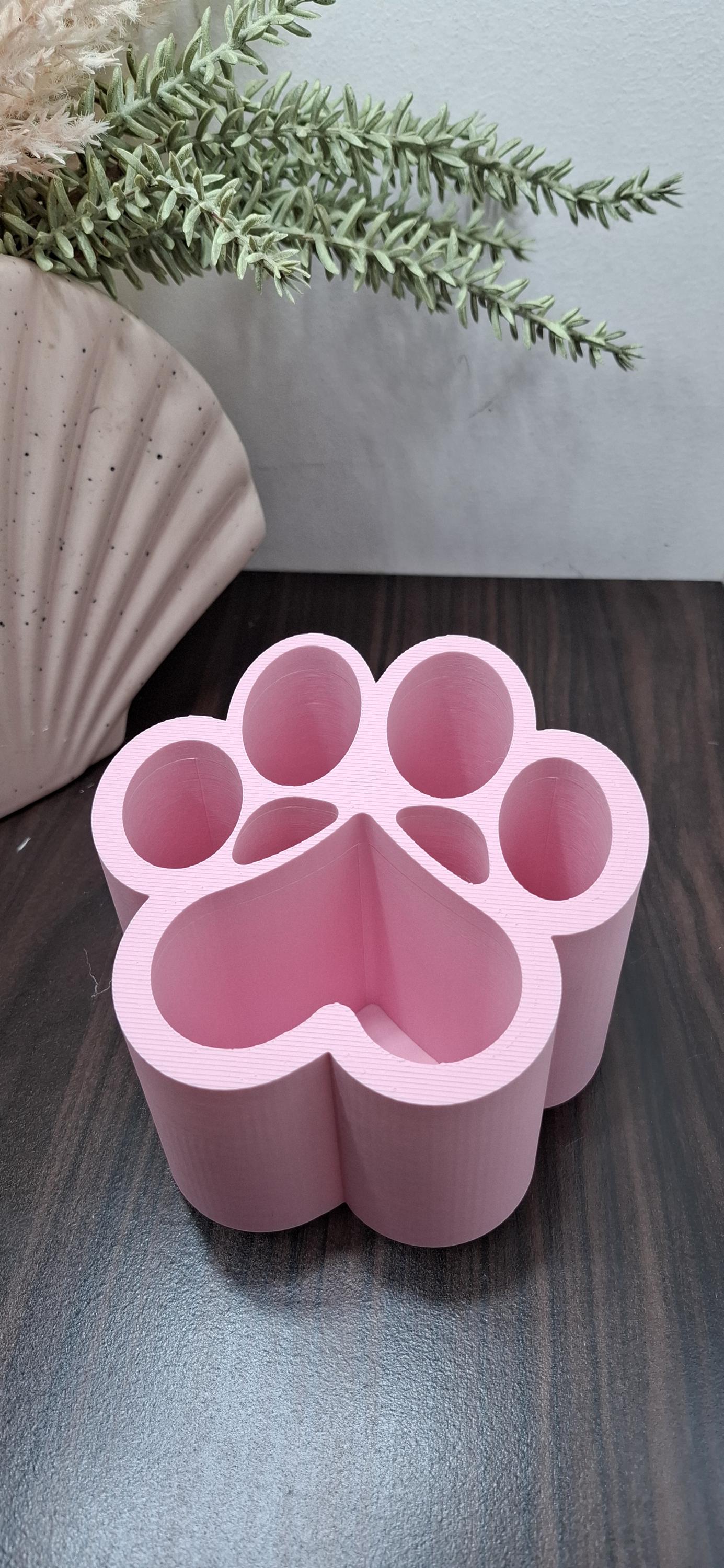 Dog Paw Print Heart Pen Holder - 3D Printed office organizer